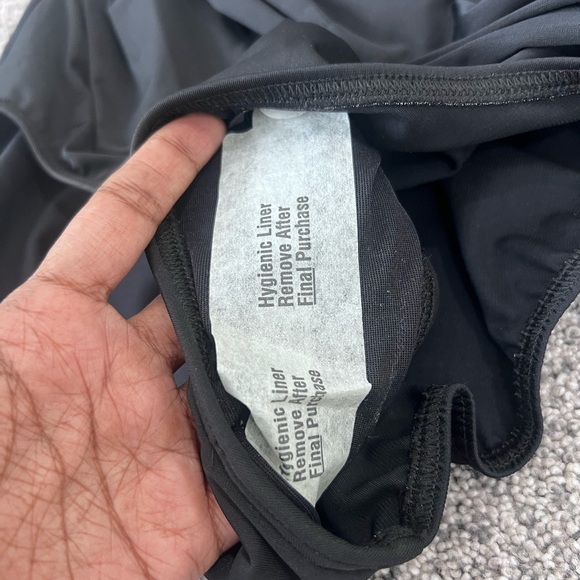 Miraclesuit BLACK Must Haves Solid Sanibel Underwire One-Piece Swimsuit US 14 - Picture 6 of 13